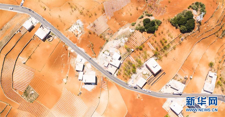 (新華視界)(1)貴州1307公里縣鄉公路改善工程通過交工驗收